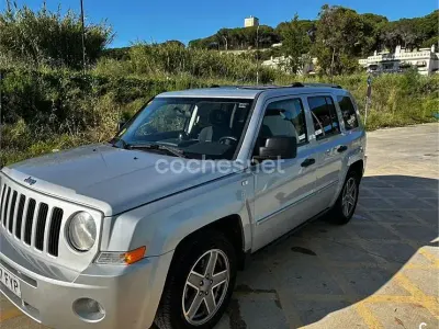 Usado Jeep Patriot Limited 140 CV (102 kW) 2007 Gris / plata SUV