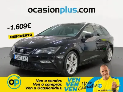 Usado Seat Leon FR 130 CV (95 kW) 2020 Negro Familiar