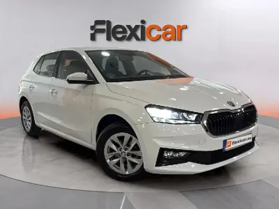 Usado Skoda Fabia Active 80 CV (58 kW) 2023 Blanco Utilitario