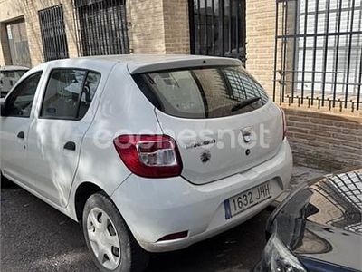 Usado Dacia Sandero Ambiance 75 CV (55 kW) 2015 Blanco Berlina