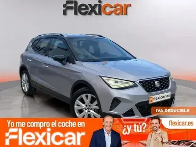 Usado Seat Arona Xperience 110 CV (80 kW) 2022 Gris SUV