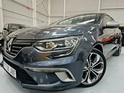 Usado Renault Mégane GT Line GT-Line 132 CV (97 kW) 2016 Gris / plata Berlina