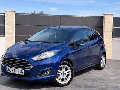 Usado Ford Fiesta Titanium 82 CV (60 kW) 2015 Azul Berlina
