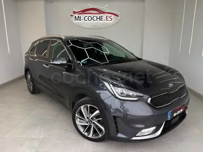 Usado Kia Niro 141 CV (103 kW) 2017 Gris / plata SUV