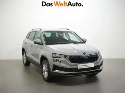 Usado Skoda Karoq Ambition 116 CV (85 kW) 2023 Gris SUV