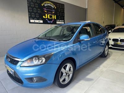 Usado Ford Focus Trend 109 CV (80 kW) 2010 Azul Berlina