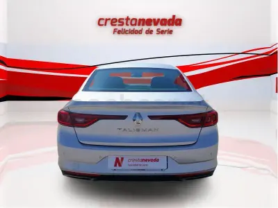 Usado Renault Talisman Business 120 CV (88 kW) 2020 Gris / plata Berlina
