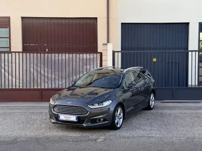 Usado Ford Mondeo Titanium 150 CV (110 kW) 2017 Gris / plata Familiar