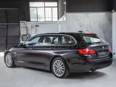 Usado BMW 520 Luxury Line 190 CV (139 kW) 2015 Gris / plata Familiar