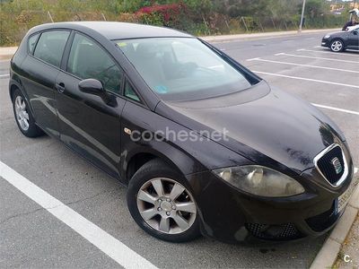 Usado Seat Leon Sport 102 CV (75 kW) 2008 Negro Utilitario