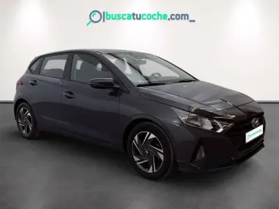 Usado Hyundai i20 84 CV (61 kW) 2021 Gris Utilitario