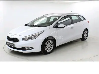 Usado Kia Ceed Sportswagon 110 CV (80 kW) 2013 Blanco Familiar