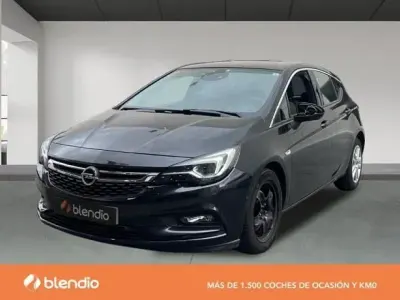 Usado Opel Astra Business 131 CV (96 kW) 2015 Negro Utilitario