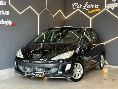 Usado Peugeot 308 120 CV (88 kW) 2008 Negro Berlina