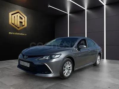 Usado Toyota Camry Advance 218 CV (160 kW) 2022 Gris / plata Berlina