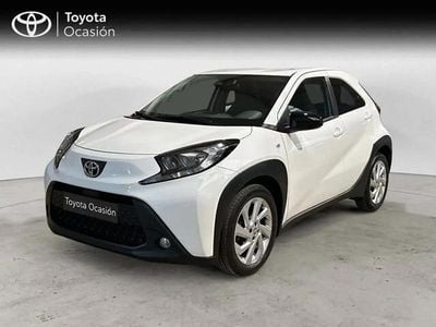 Begagnad Toyota Aygo X Play 72 HK (52 kW) 2024 Vit SUV