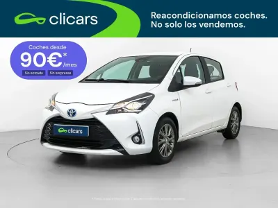 Usado Toyota Yaris Hybrid Active 75 CV (55 kW) 2019 Blanco