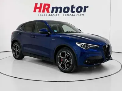 Usado Alfa Romeo Stelvio Sprint 190 CV (139 kW) 2021 Azul SUV