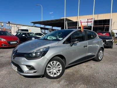 Usado Renault Clio IV Life 75 CV (55 kW) 2017 Gris / plata Berlina