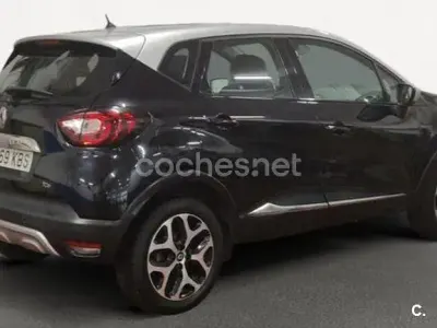 Usado Renault Captur Zen 90 CV (66 kW) 2017 Negro SUV