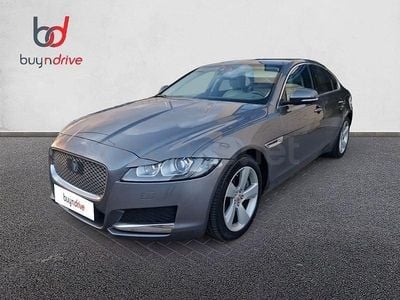 Usado Jaguar XF Prestige 300 CV (220 kW) 2016 Gris / plata Berlina