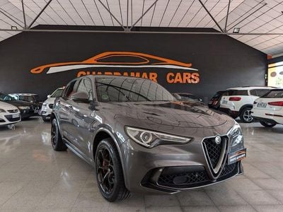 Usado Alfa Romeo Stelvio 510 CV (375 kW) 2018 Gris / plata SUV