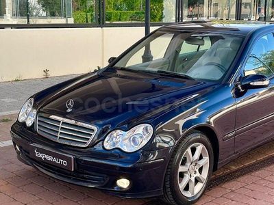 Usado Mercedes C200 Classic 163 CV (119 kW) 2004 Azul Berlina
