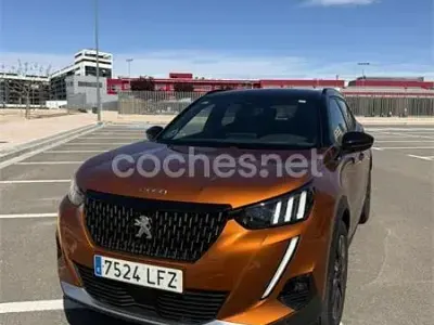 Käytetty Peugeot 2008 GT 155 HP (114 kW) 2020 Oranssi Katumaasturi