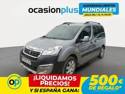 Usado Peugeot Partner Tepee Outdoor 100 CV (73 kW) 2016 Gris / plata Monovolumen
