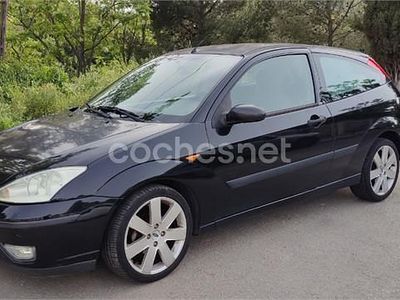 Usado Ford Focus Trend 115 CV (84 kW) 2004 Negro Berlina