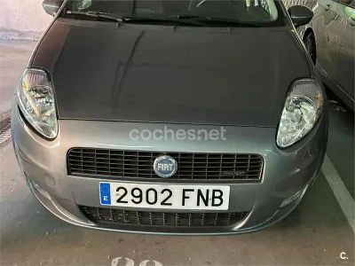 Usado Fiat Grande Punto Active 90 CV (66 kW) 2007 Gris / plata Utilitario
