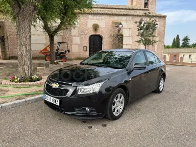 Usado Chevrolet Cruze LT 150 CV (110 kW) 2010 Negro Berlina
