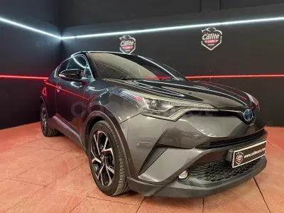 Usado Toyota C-HR Plus 122 CV (89 kW) 2017 Gris / plata SUV
