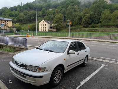 Usado Nissan Almera 100 CV (73 kW) 1999 Blanco Berlina