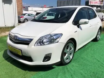 Używany Toyota Auris Hybrid Executive 136 KM (100 kW) 2011