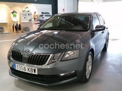 Usado Skoda Octavia 150 CV (110 kW) 2017 Gris / plata Berlina