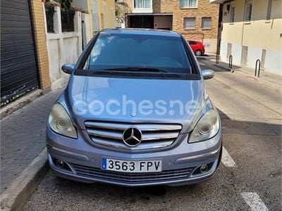 Mercedes B200