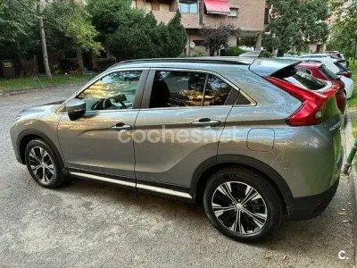 Usado Mitsubishi Eclipse Cross Motion 163 CV (119 kW) 2020 Gris / plata SUV