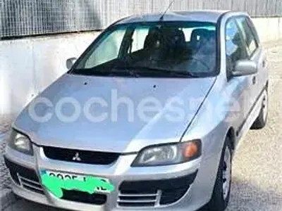 Usado Mitsubishi Space Star 102 CV (75 kW) 2005 Gris / plata Monovolumen