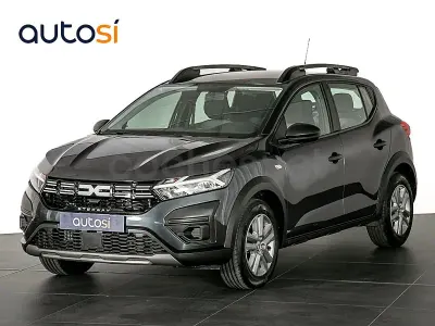 Usado Dacia Sandero Expression 101 CV (74 kW) 2023 Gris / plata Berlina