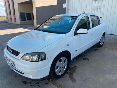 Usado Opel Astra Edition 80 CV (58 kW) 2004 Blanco Berlina