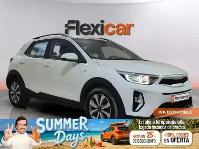 Usado Kia Stonic 84 CV (61 kW) 2022 Blanco SUV