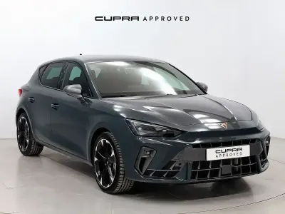 Usado Cupra Leon 150 CV (110 kW) 2025 Azul Berlina