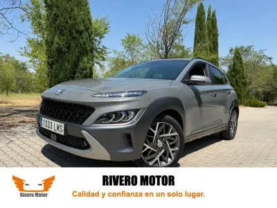 Usado Hyundai Kona Style 141 CV (103 kW) 2021 Gris SUV