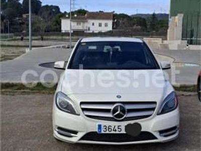 Usado Mercedes B180 122 CV (89 kW) 2013 Blanco Monovolumen