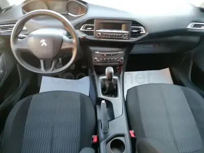 Käytetty Peugeot 308 Access 92 HP (67 kW) 2014 Harmaa Sedan
