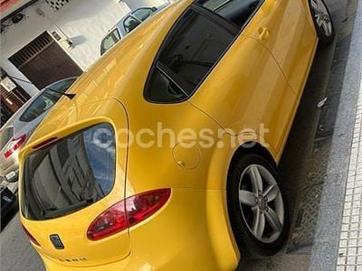 Usado Seat Leon FR 170 CV (125 kW) 2007 Amarillo Berlina