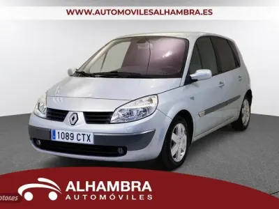 Usado Renault Scénic Dynamique 100 CV (73 kW) 2004 Gris Monovolumen
