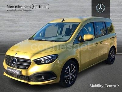 Amarillo Usado 2025 Mercedes T180 Monovolumen | 38.708 €