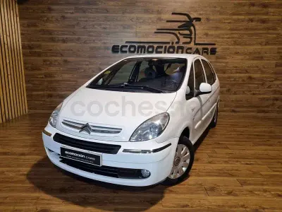 Usado Citroën Xsara Picasso Exclusive 92 HP (67 kW) 2011 Branco Monovolume